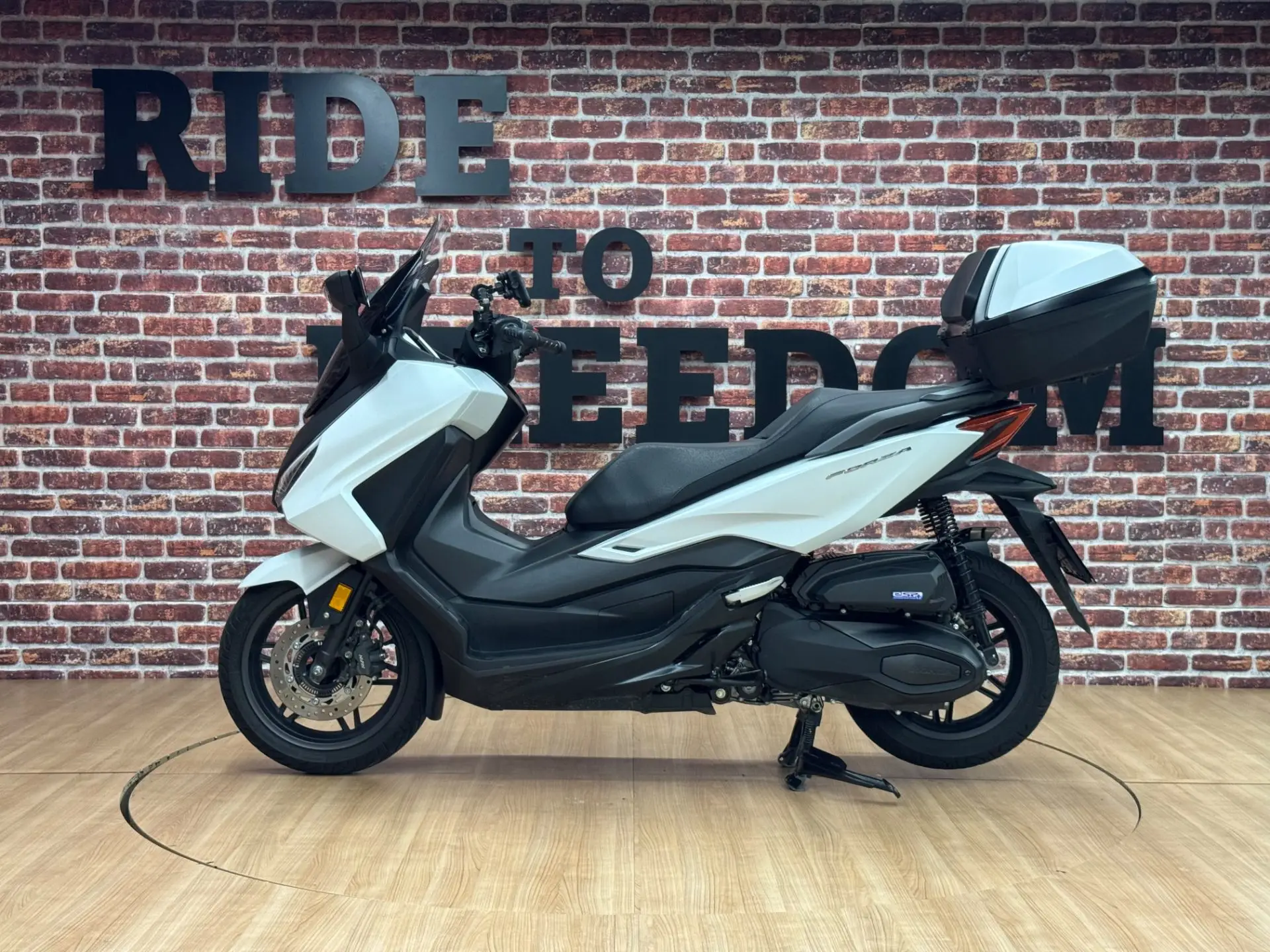 Honda Forza 250 (NSS250)